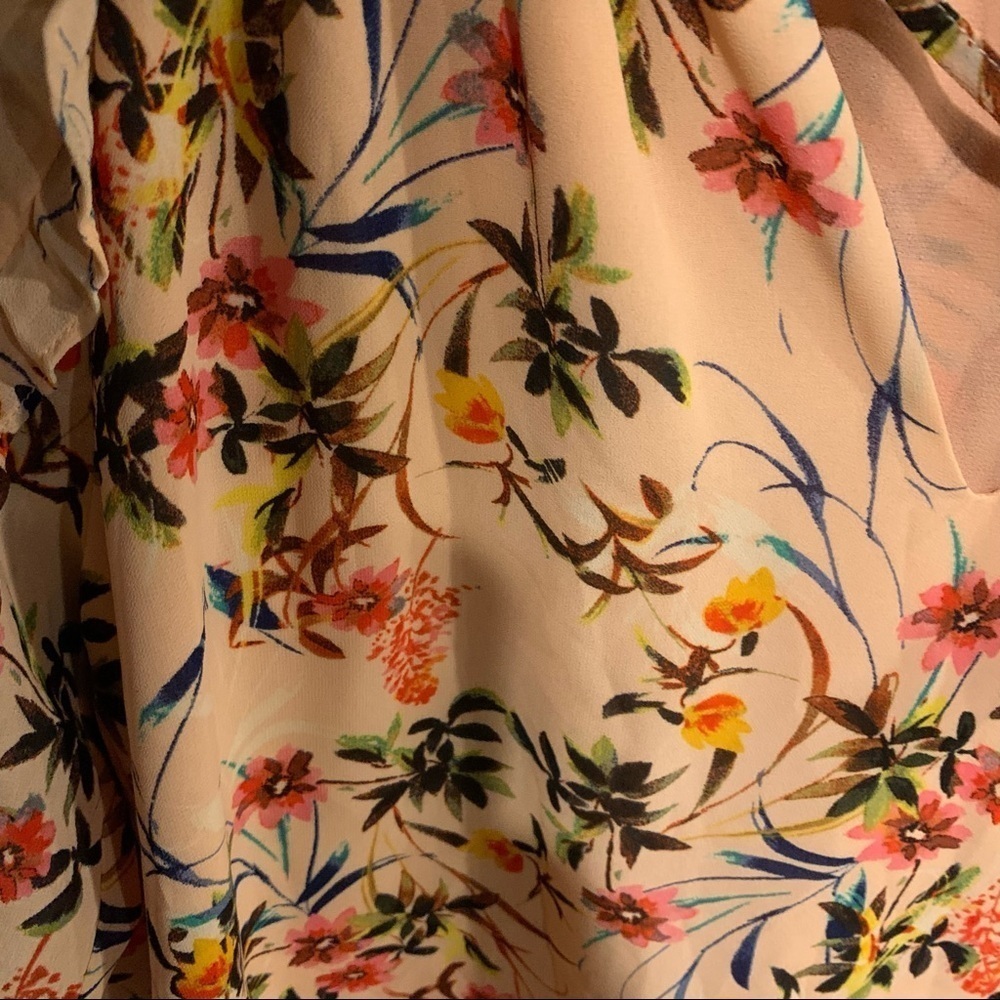 Women’s Rose + Olive Blouse - Picture 2 of 6